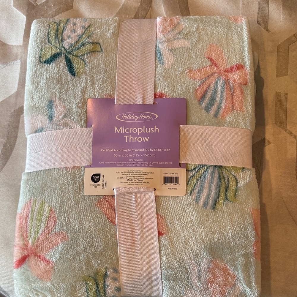 Holiday Home Plush Microlush Throw - Pastel Bows